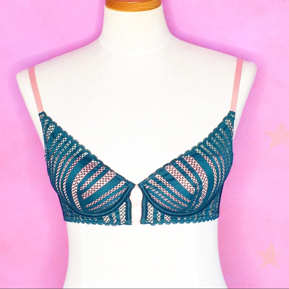 Victorias Secret Lace Lightly Lined Plunge Bra 32C